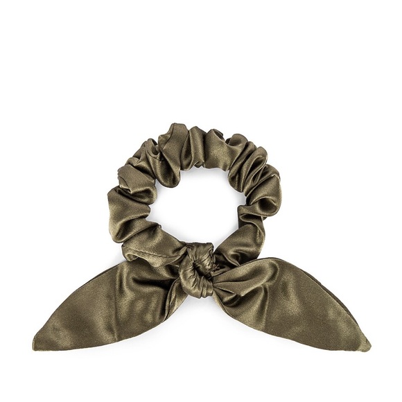 *NWOT* Silk Chiquita Scrunchie - DONNI. - Picture 2 of 4